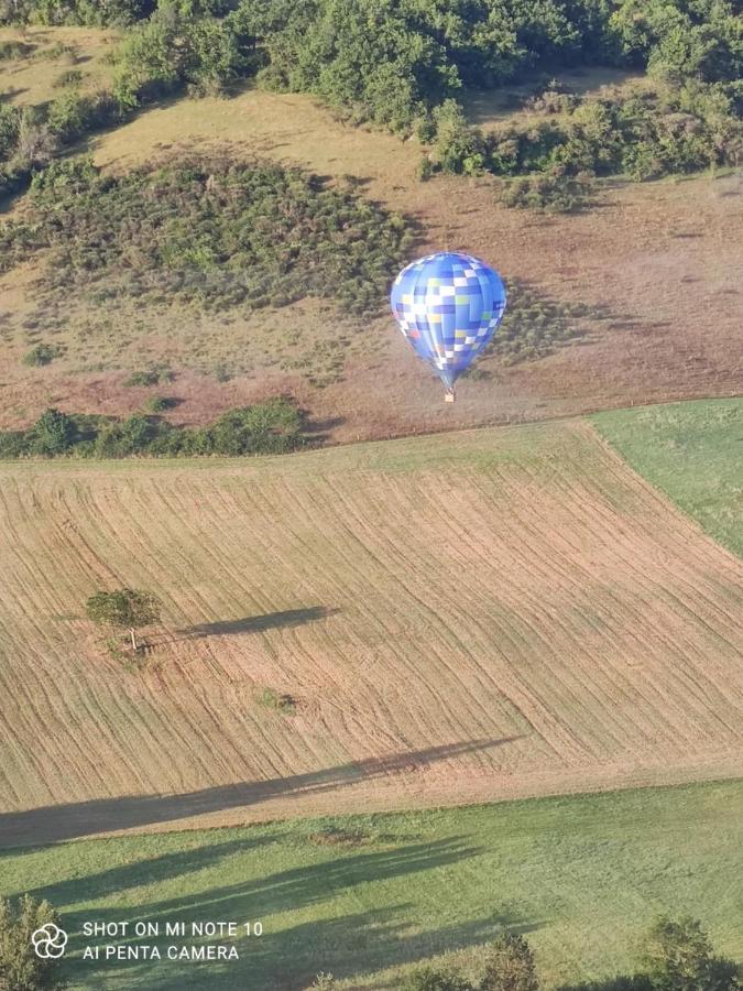 Le Gite D'Olympe Cordes Sur Ciel Exteriör bild